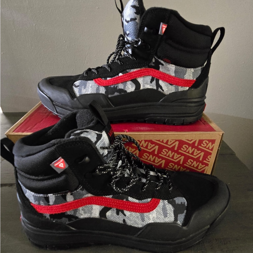 Size 13 Vans UltraRange EXO Arctic Camo High-Top Boots - Black, Red, Gray NWT